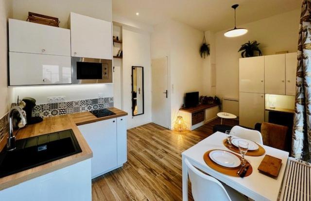 Charmant Et Lumineux Appartement Montpellier Exterior foto